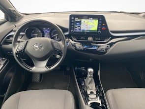 Vehicle image TOYOTA C-HR 2.0 VVTi HSD Trend