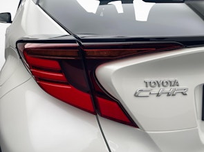 Vehicle image TOYOTA C-HR 2.0 VVTi HSD Trend