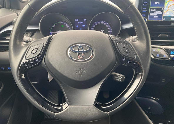 Vehicle image 16 Vehicle image 16