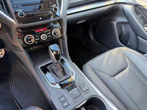 Fahrzeugbild SUBARU XV 2.0i e-Boxer Luxury