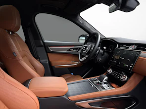 immagine del veicolo JAGUAR F-Pace 2.0 P400e R-Dynamic HSE 90th Anniversary Ed. AWD