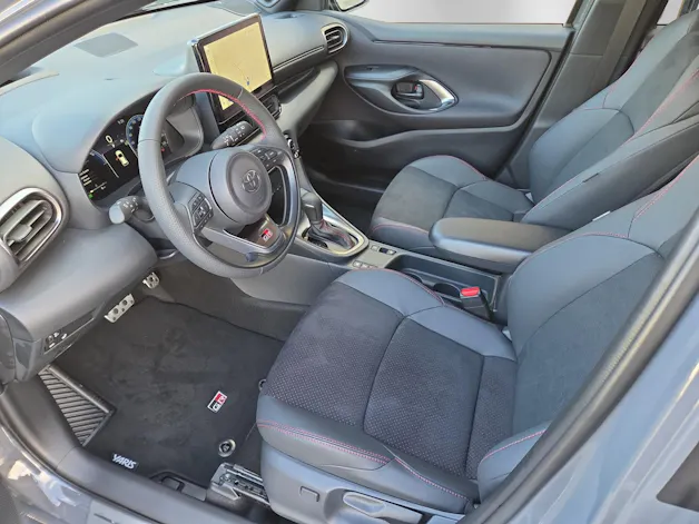 Toyota Yaris 1.5 VVT-i HSD GR Sport