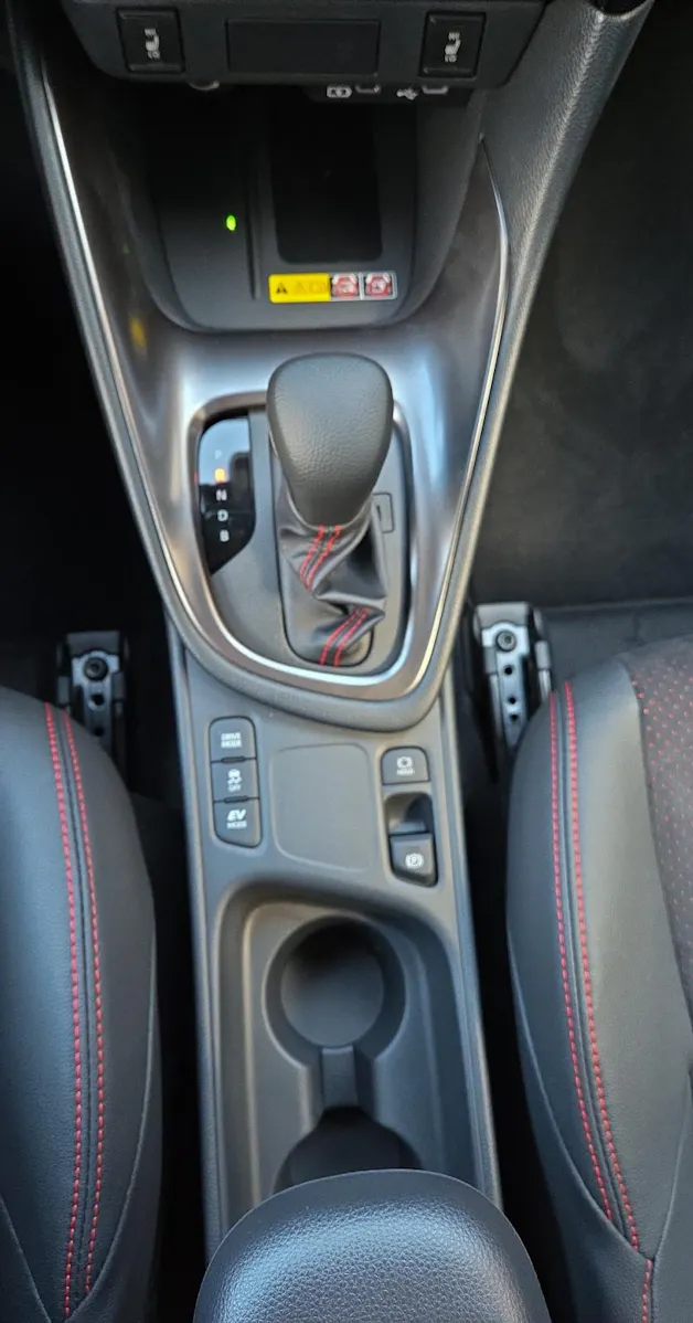Toyota Yaris 1.5 VVT-i HSD GR Sport