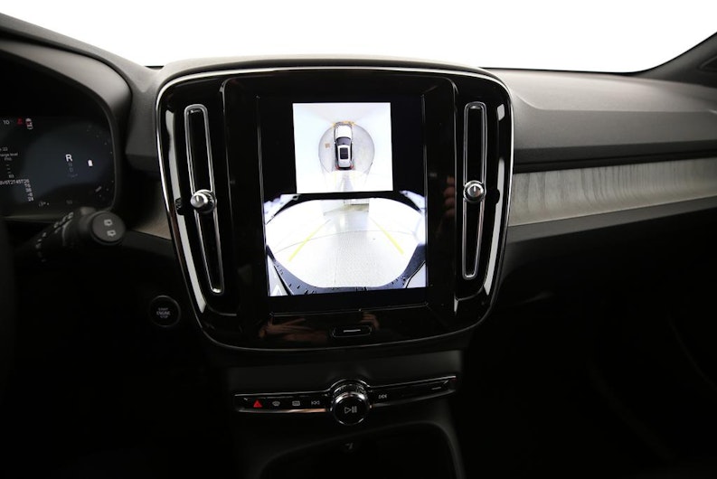 Vehicle image VOLVO XC40