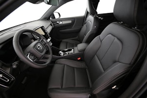 Vehicle image VOLVO XC40 2.0 B4 MH Plus Dark