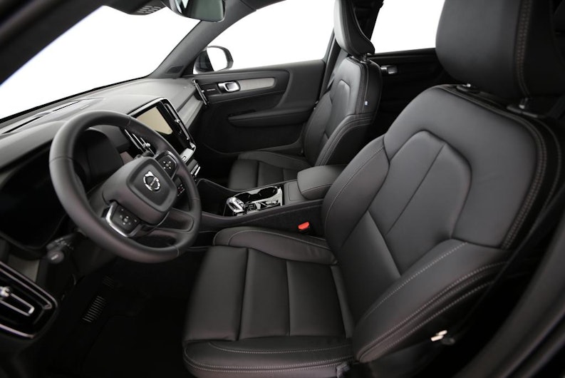 Vehicle image VOLVO XC40