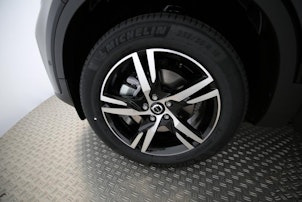 Vehicle image VOLVO XC40 2.0 B4 MH Plus Dark