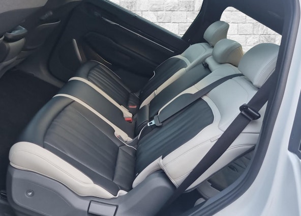 Vehicle image 7 Vehicle image 7