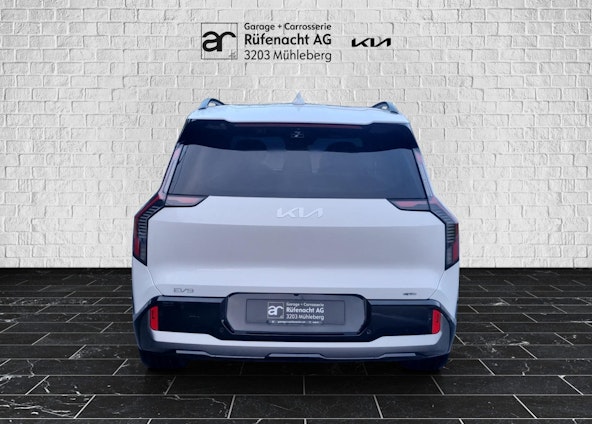 Vehicle image 3 Vehicle image 3