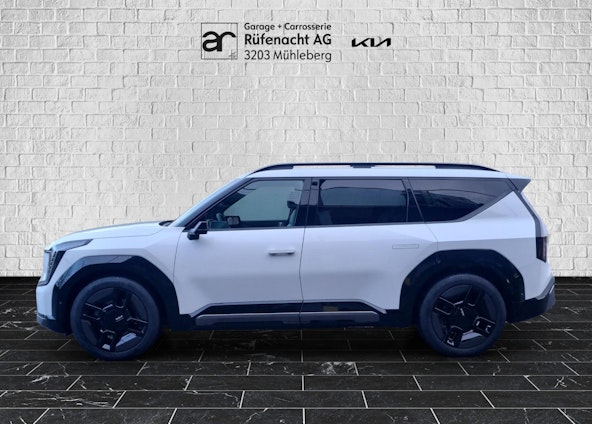 Vehicle image 4 Vehicle image 4