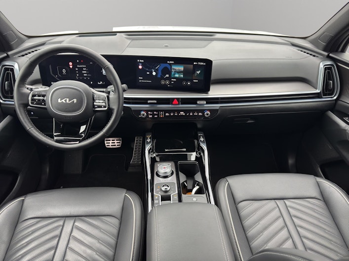 Vehicle image KIA SORENTO