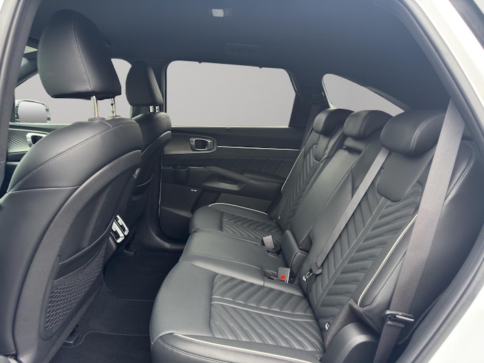 Vehicle image KIA SORENTO