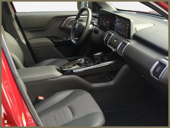 Vehicle image 17 Vehicle image 17