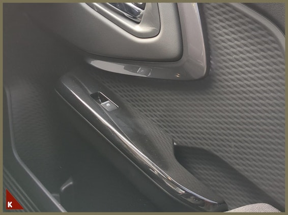 Vehicle image 16 Vehicle image 16