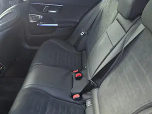 Mercedes-Benz C 300de T EQ Hybrid 4M