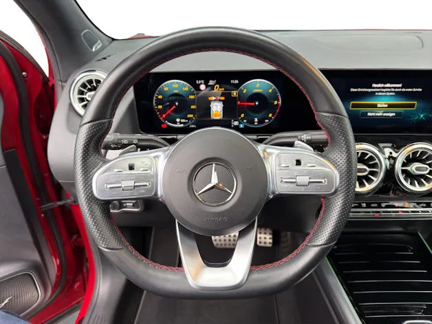 Mercedes-Benz GLA 220d 4Matic AMG Line 8G-DCT