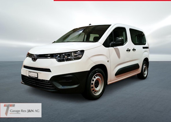 First vehicle image First vehicle image