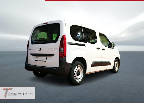 Vehicle image 4 Vehicle image 4