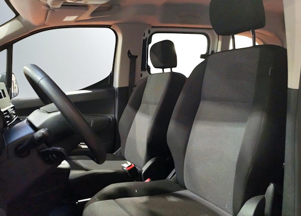 Vehicle image 7 Vehicle image 7