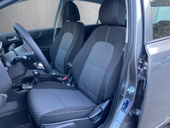 Vehicle image 10 Vehicle image 10