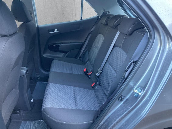 Vehicle image 11 Vehicle image 11