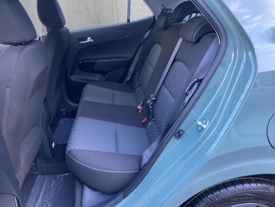 Vehicle image 9 Vehicle image 9