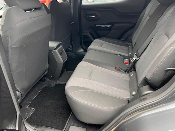 Vehicle image 10 Vehicle image 10