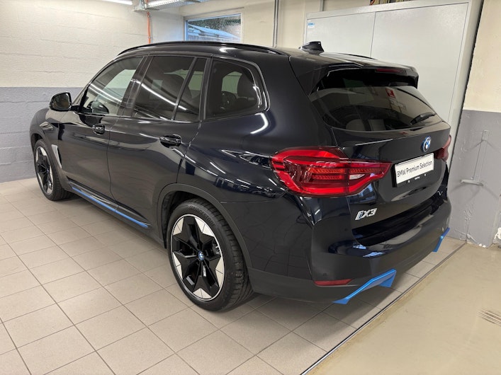Vehicle image BMW iX3