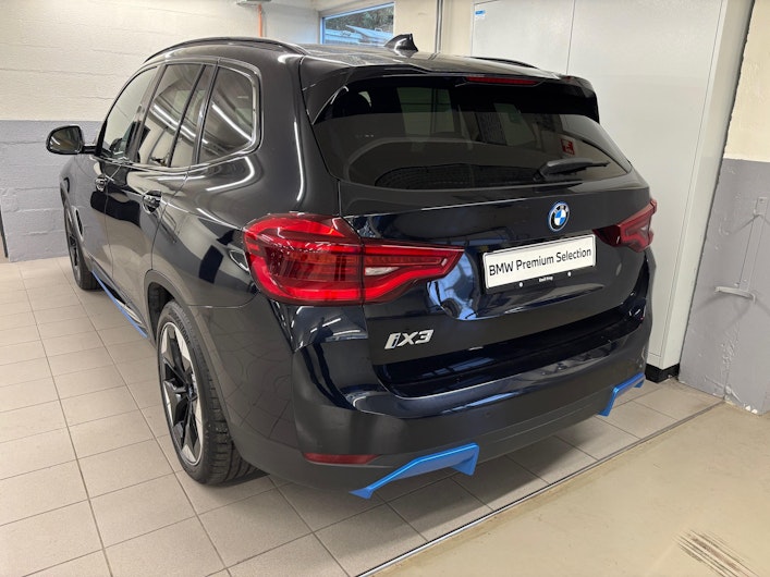 Vehicle image BMW iX3