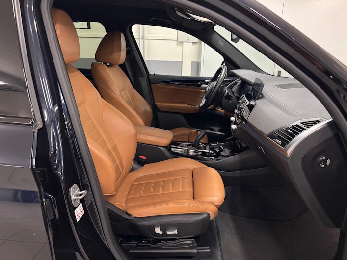 Vehicle image BMW iX3