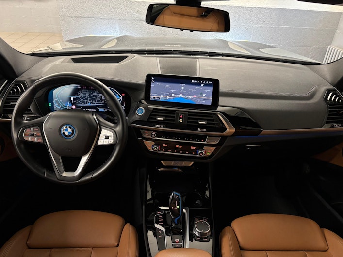 Vehicle image BMW iX3