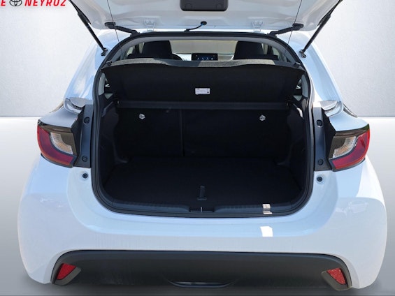 Vehicle image 5 Vehicle image 5