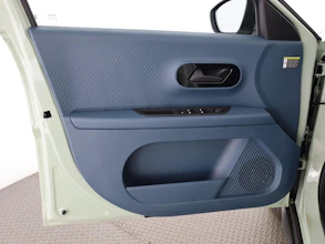 https://vehicle.imgix.net/4108215/dc858a2c-3edf-4d2a-a20f-4e38c8cdc07e.jpg