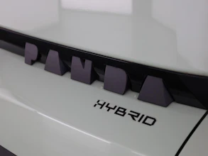 https://vehicle.imgix.net/4108215/fc1b5a10-9e3e-4853-8c60-a1d0fc7878a8.jpg