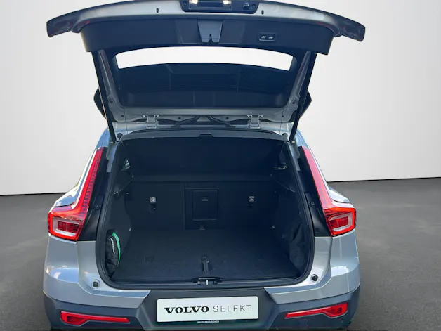 Volvo XC40 2.0 B4 MH Plus Dark