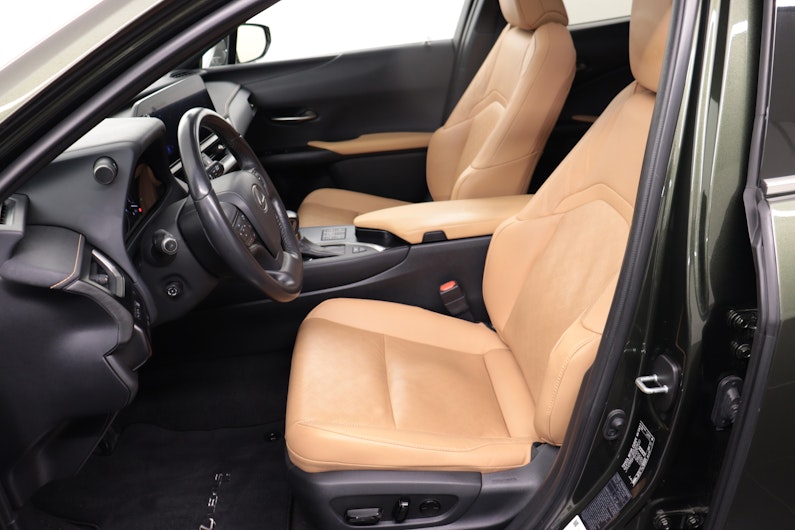 Vehicle image LEXUS UX