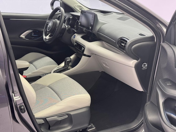 Vehicle image 7 Vehicle image 7