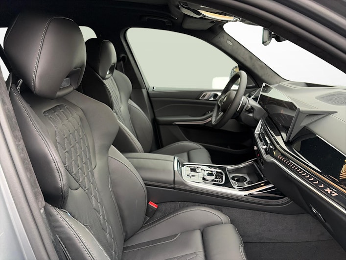 Vehicle image BMW X7