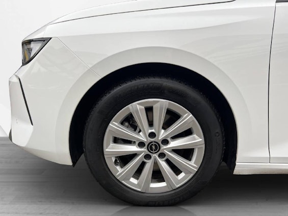 Vehicle image 9 Vehicle image 9