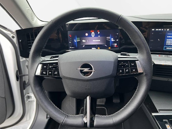 Vehicle image 5 Vehicle image 5