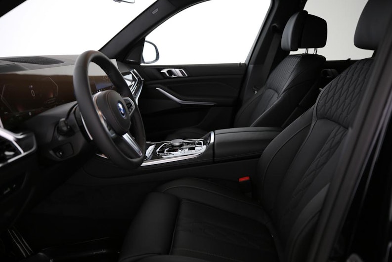 Vehicle image BMW X5