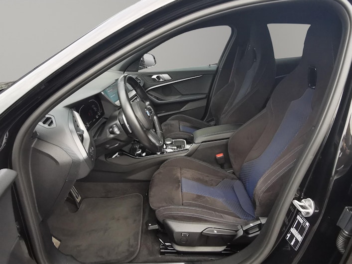 Vehicle image BMW 1 SERIES