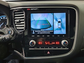 Vehicle image MITSUBISHI Outlander 2.4 PHEV Diamond