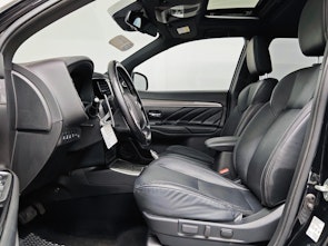 Vehicle image MITSUBISHI Outlander 2.4 PHEV Diamond