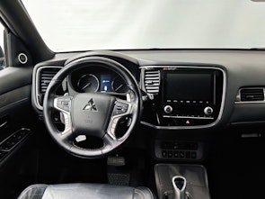 Vehicle image MITSUBISHI Outlander 2.4 PHEV Diamond