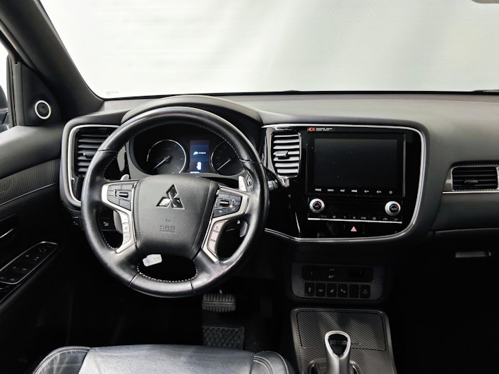 Vehicle image MITSUBISHI OUTLANDER