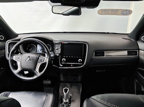 Vehicle image MITSUBISHI Outlander 2.4 PHEV Diamond