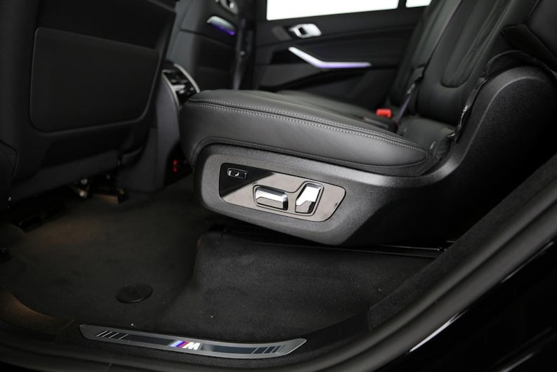 Vehicle image BMW X7