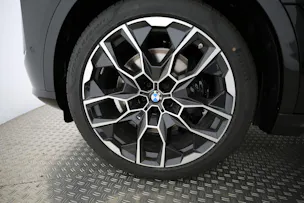 BMW X7 M60i