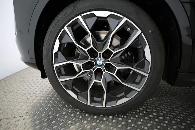 BMW X7 M60i